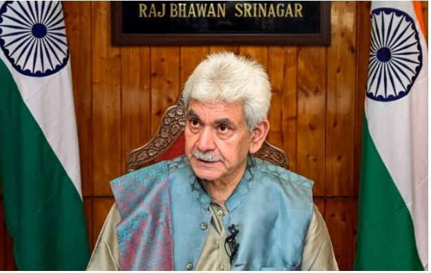 'एलजी सिन्हा की अध्यक्षता में उच्च स्तरीय सुरक्षा बैठक जम्मू में शुरू हुई | '